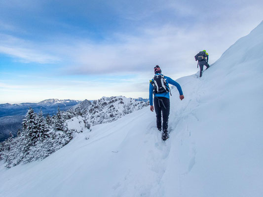 Anspruchsvolle Winterwanderung auf die Schöttelkarspitze, in der Soierngruppe im Karwendel.