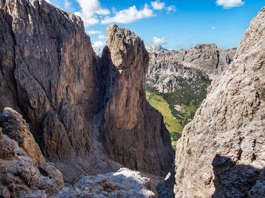 Impressionen der Dolomiten auf unserer Mehrtageswanderung Etappe 2 von der Puez Hütte, über das Grödner Joch, zur Pisciadu Hütte
