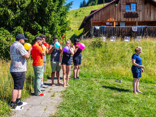 Bilder vom Wanderglück-Wochenende im Allgäu mit Wanderungen über die Nagelfluhkette, gemeinsamen Erlebnissen und gelebter Integration.