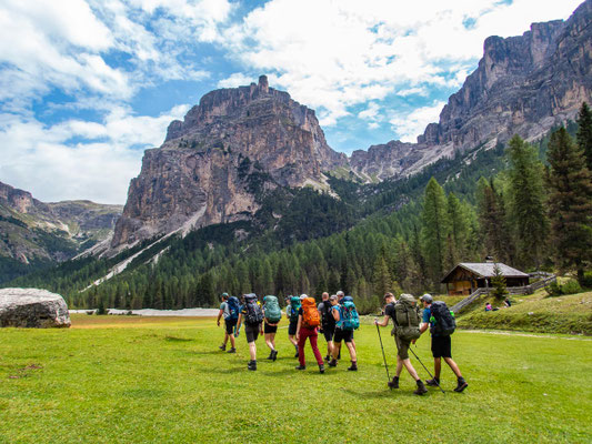 Impressionen der Dolomiten auf unserer Mehrtageswanderung Etappe 1 von Wolkenstein zur Puez Hütte, im Naturpark Puez-Geisler (hier: durch das Langental)