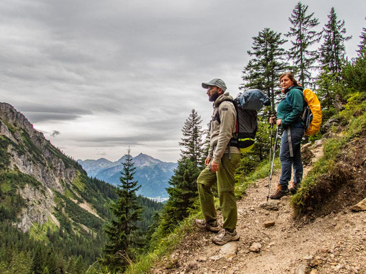 Integrationsprojekt Wanderglück auf dem Gräner Höhenweg zum Füssener Jöchel und weiter hinab zum Haldensee.