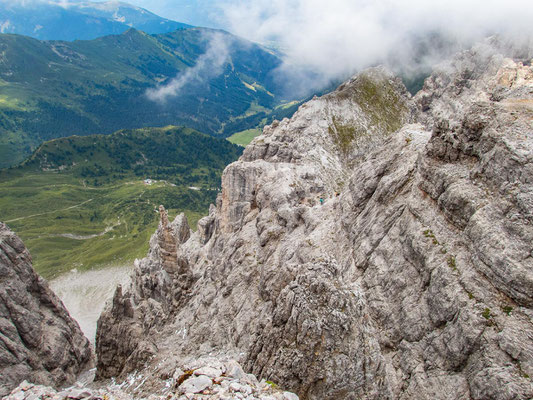 Spektakulärer Gipfel und Adrenalin pur, verspricht der Schlicker bzw. Ochsenwand Klettersteig in den Stubaier Alpen.