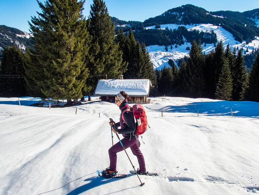 Abwechslungsreiche Schneeschuhtour in den Allgäuer Alpen - hinauf auf's Bleicherhorn, Höllritzereck, Ostertalberg und Tennenmooskopf.