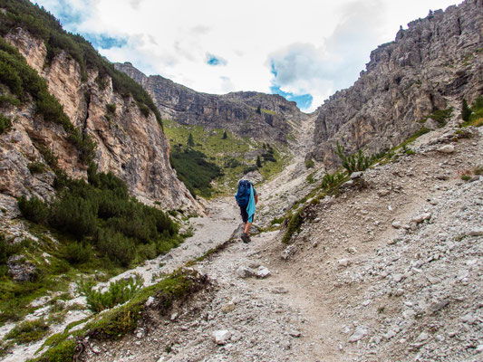 Impressionen der Dolomiten auf unserer Mehrtageswanderung Etappe 1 von Wolkenstein zur Puez Hütte, im Naturpark Puez-Geisler.