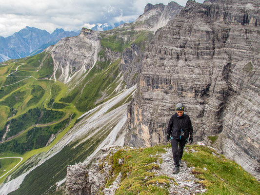 Spektakulärer Gipfel und Adrenalin pur, verspricht der Schlicker bzw. Ochsenwand Klettersteig in den Stubaier Alpen.