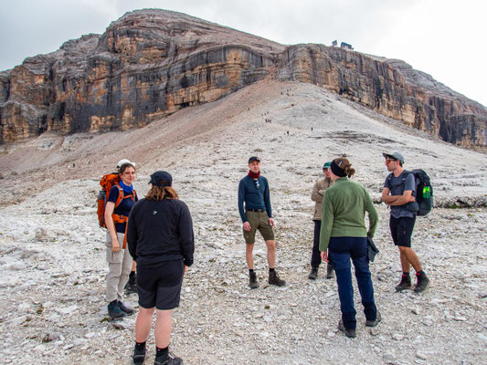Impressionen der Dolomitenüberquerung Etappe 3 rund um den Piz Boè in der Sella-Gruppe in den Dolomiten