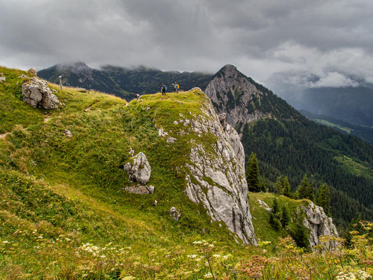 Wanderung des Integrationsprojekts Wanderglück zur Bad Kissinger Hütte und auf den Aggenstein in den Tannheimer Bergen.