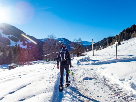 Abwechslungsreiche Schneeschuhtour in den Allgäuer Alpen - hinauf auf's Bleicherhorn, Höllritzereck, Ostertalberg und Tennenmooskopf.