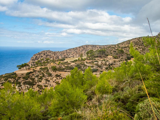 Mehrtagestrekking auf dem GR 221 auf Mallorca - Etappe 2 der Wanderung von Sant Elm nach Ses Fontanelles