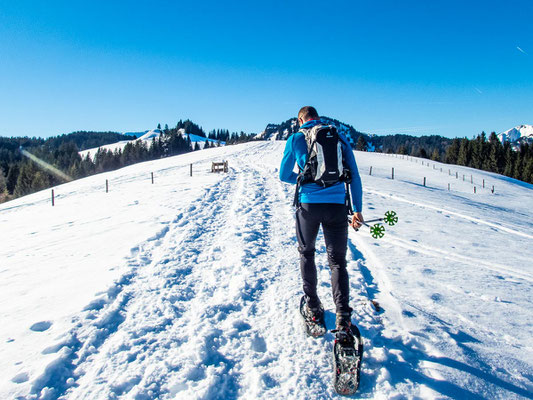 Abwechslungsreiche Schneeschuhtour in den Allgäuer Alpen - hinauf auf's Bleicherhorn, Höllritzereck, Ostertalberg und Tennenmooskopf.