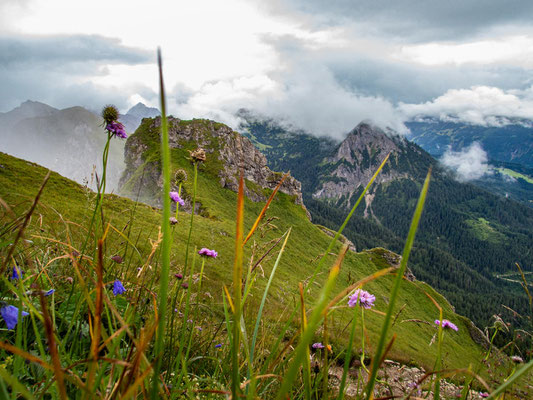 Wanderung des Integrationsprojekts Wanderglück zur Bad Kissinger Hütte und auf den Aggenstein in den Tannheimer Bergen.