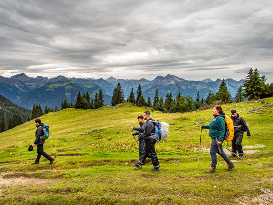 Integrationsprojekt Wanderglück auf dem Gräner Höhenweg zum Füssener Jöchel und weiter hinab zum Haldensee.