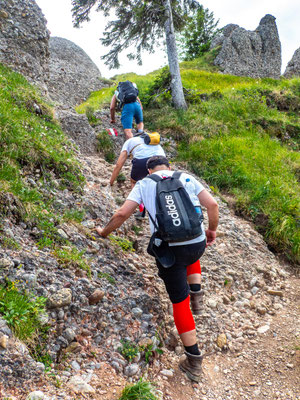 Bilder vom Wanderglück-Wochenende im Allgäu mit Wanderungen über die Nagelfluhkette, gemeinsamen Erlebnissen und gelebter Integration. (hier: Wanderung Stuiben)