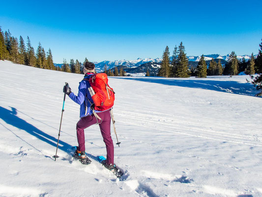 Abwechslungsreiche Schneeschuhtour in den Allgäuer Alpen - hinauf auf's Bleicherhorn, Höllritzereck, Ostertalberg und Tennenmooskopf.