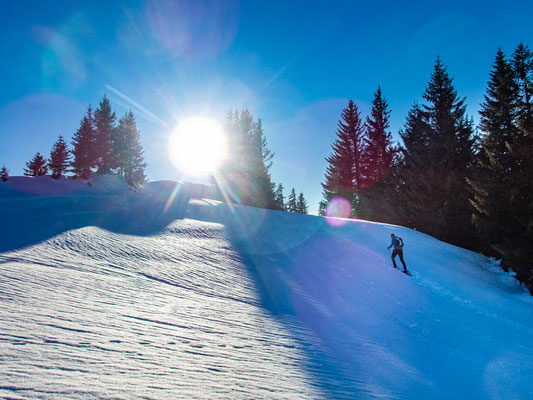 Abwechslungsreiche Schneeschuhtour in den Allgäuer Alpen - hinauf auf's Bleicherhorn, Höllritzereck, Ostertalberg und Tennenmooskopf.