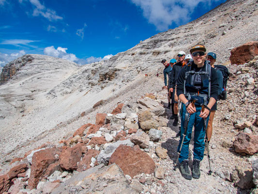 Impressionen der Dolomitenüberquerung Etappe 3 rund um den Piz Boè in der Sella-Gruppe in den Dolomiten