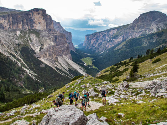 Impressionen der Dolomiten auf unserer Mehrtageswanderung Etappe 1 von Wolkenstein zur Puez Hütte, im Naturpark Puez-Geisler.