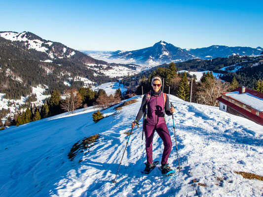 Abwechslungsreiche Schneeschuhtour in den Allgäuer Alpen - hinauf auf's Bleicherhorn, Höllritzereck, Ostertalberg und Tennenmooskopf.