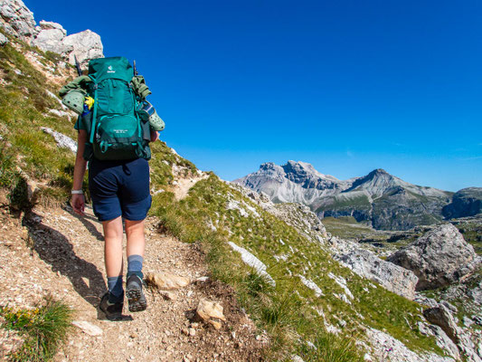 Impressionen der Dolomiten auf unserer Mehrtageswanderung Etappe 2 von der Puez Hütte, über das Grödner Joch, zur Pisciadu Hütte