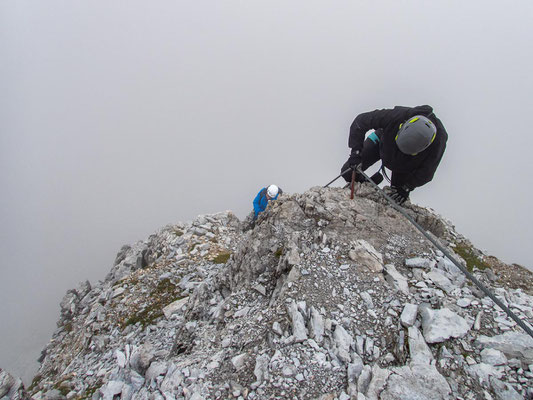 Spektakulärer Gipfel und Adrenalin pur, verspricht der Schlicker bzw. Ochsenwand Klettersteig in den Stubaier Alpen.