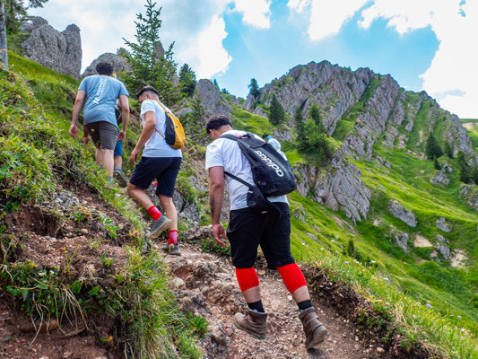 Bilder vom Wanderglück-Wochenende im Allgäu mit Wanderungen über die Nagelfluhkette, gemeinsamen Erlebnissen und gelebter Integration. (hier: Wanderung Stuiben)