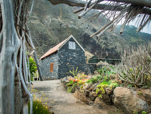 Madeira - die schönsten Wandertouren auf der Blumeninsel (hier: von Achadas da Cruz nach Porto Moniz)
