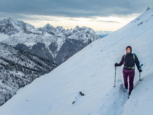 Anspruchsvolle Winterwanderung auf die Schöttelkarspitze, in der Soierngruppe im Karwendel.