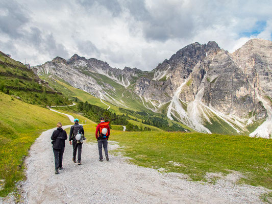Spektakulärer Gipfel und Adrenalin pur, verspricht der Schlicker bzw. Ochsenwand Klettersteig in den Stubaier Alpen.