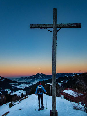 Abwechslungsreiche Schneeschuhtour in den Allgäuer Alpen - hinauf auf's Bleicherhorn, Höllritzereck, Ostertalberg und Tennenmooskopf.