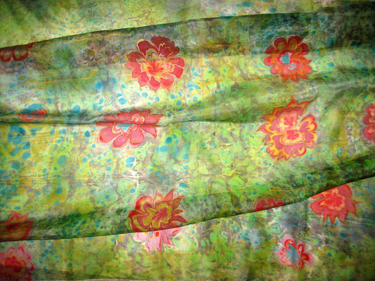 Zīda lakats "Vasaras iedvesma" (90x90 cm) ebru un tradīcionāls zīda apgleznojums
