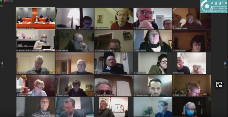 Une partie des élus communautaires en visioconférence.