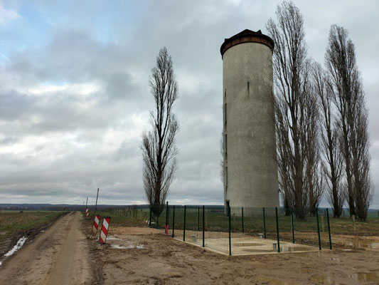 Le château d'eau se sentira moins seul.