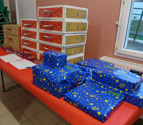 14 colis et 15 jouets sont distribués cette année.