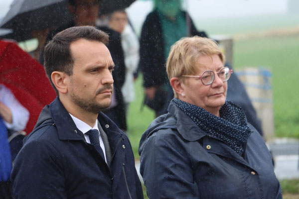 De gauche à droite : Sébastien Eugène et Françoise Moroy conseillère déléguée aux Actions et enjeux mémoriels de la Communauté d'Agglomération de la région de Château-Thierry.