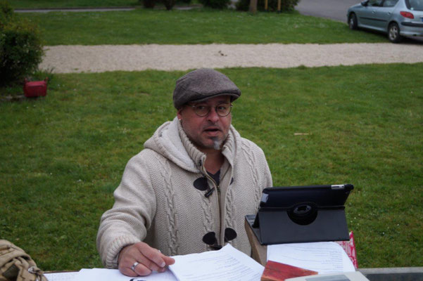Frédéric Deguilhem est le metteur en scène du spectacle Complètement à l'Ouest !