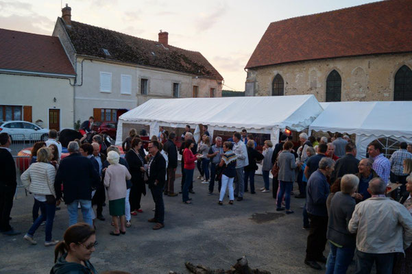 La fête rassemble les générations, anciens et nouveaux habitants.