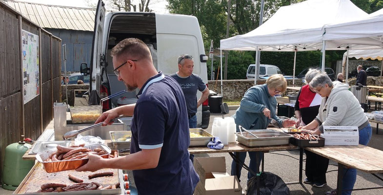 Les bénévoles de La Team Condéenne ont assuré une restauration aux petits oignons.