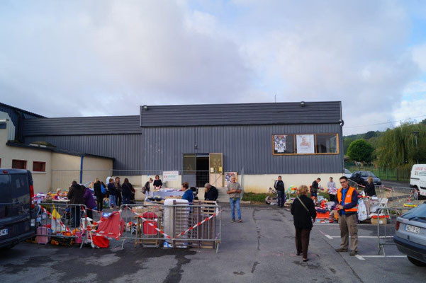 Plan vigipirate renforcé : en poste à l'entrée, le personnel de la 4CB vérifiait le contenu des sacs.