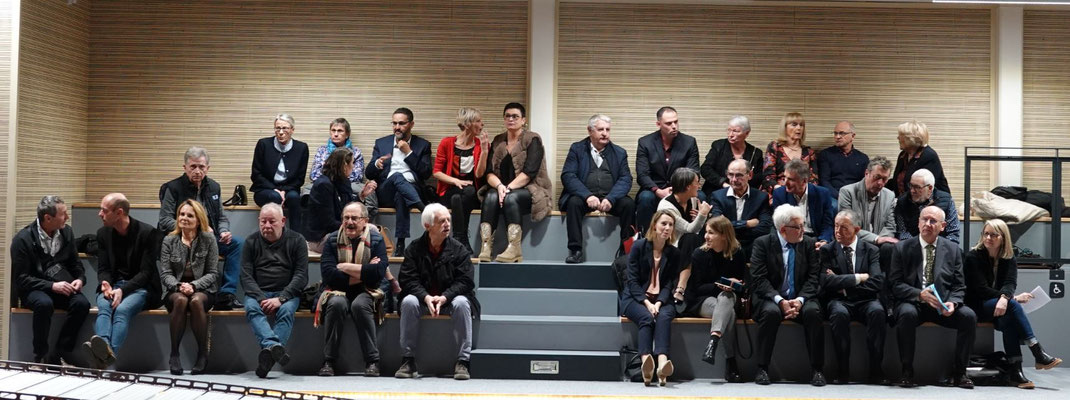 Les vice-présidents et conseillers délégués sont presque tous là.