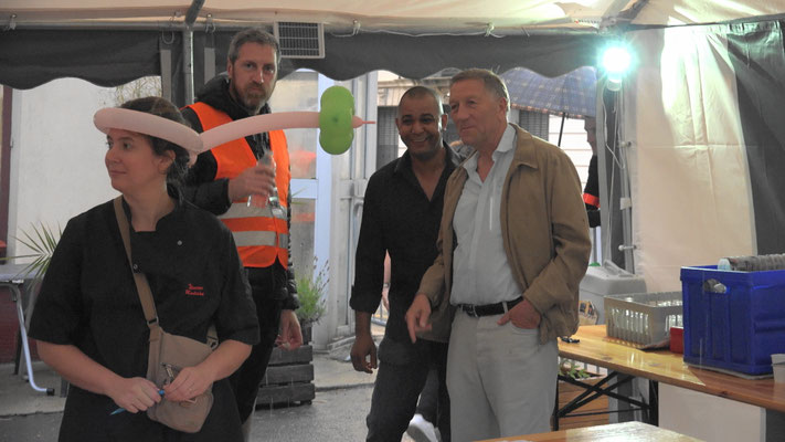 A droite, Jacques Krabal, député de la circonscription, est venu sur le concert. Comme d'hab, quoi.