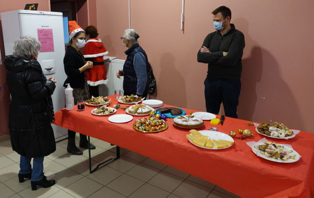 L'équipe municipale a sorti les livres de pâtisserie de la bibliothèque...