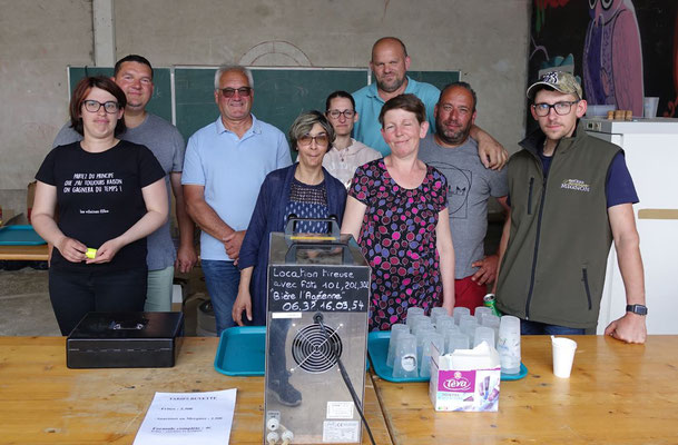 L'équipe du Comité des fêtes du Breuil avec le maire de la commune Didier Dépit (second rang à gauche avec les lunettes).