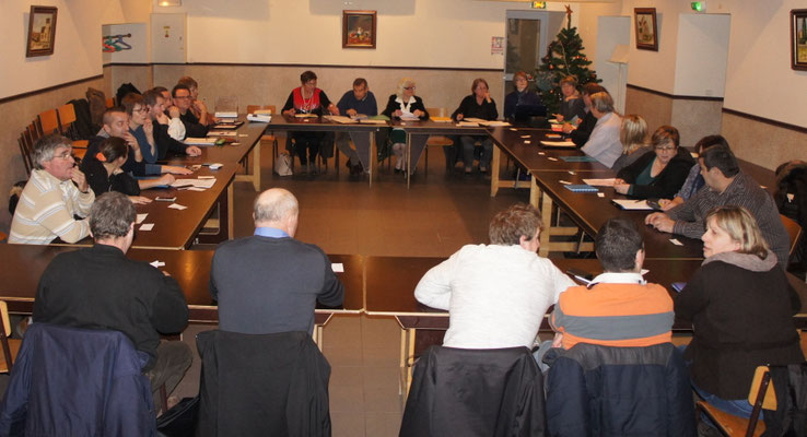 Vallées-en-Champagne l'assemblée des élus des communes historiques