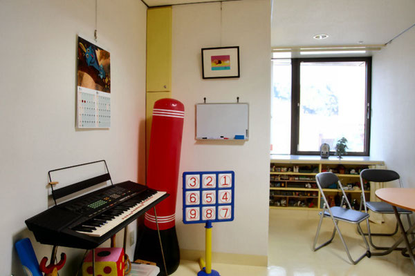 面接室イエロー：幼児、児童向けのプレイルーム