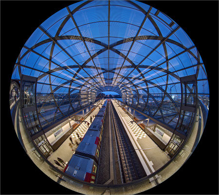 U-Bahn Station Elbbrücken mit LAOWA 4mm