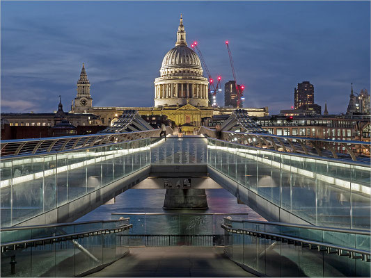 Millennium Bridge und St Paul’s Cathedral