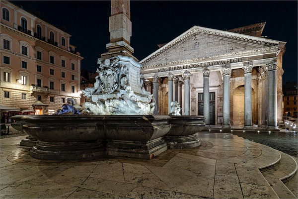 Rom Piazza della Rotonda mit Pantheon Nachtaufnahme