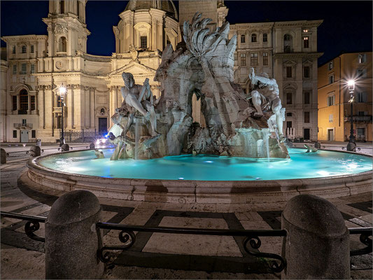 Rom Piazza Navona Vierströmebrunnen Nachtaufnahme