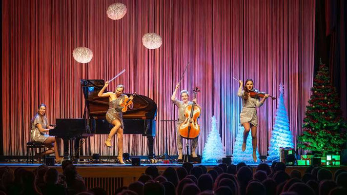 2024 Salut Salon © Peter Gebel