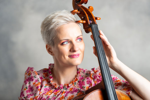 2025 © Carina Augusto https://www.photomanege.de